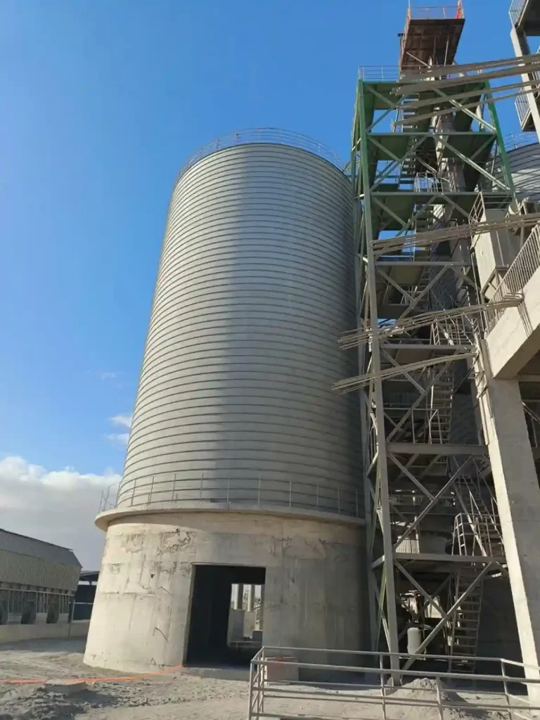 Силосы AGICO CEMENT на заводе в Марокко после ввода в эксплуатацию