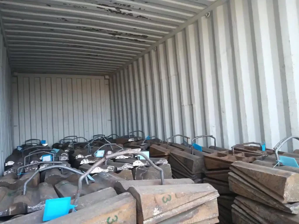 Подготовка к отгрузке футеровок для шаровой мельницы